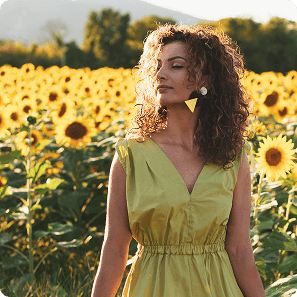 Customer in a summer dress
